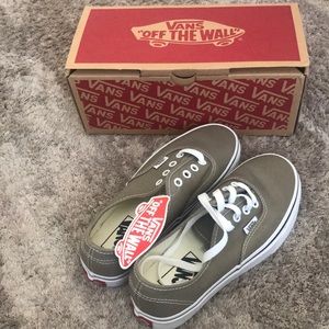 NWT classic vans (desert taupe)